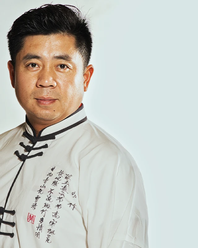 Portrait de Maître Yan Lin, spécialiste en Shaolin Quan