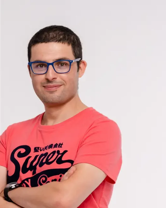 Portrait de Nassim Berrichi, fondateur de Kung Fu Angers et du Wushu Smart Lab